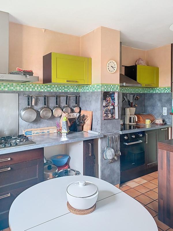 Maison - 235 m² - 8 pièces