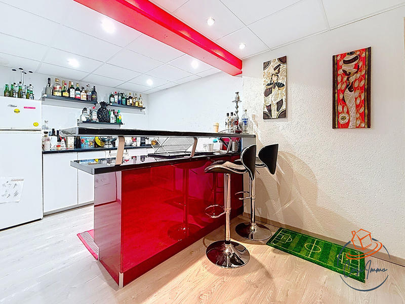 Maison - 195 m² - 6 pièces