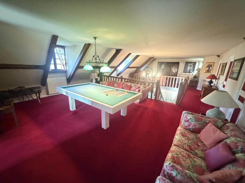 Maison - 328 m² - 7 pièces