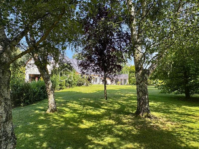 Propriété - 377 m² - 9 pièces