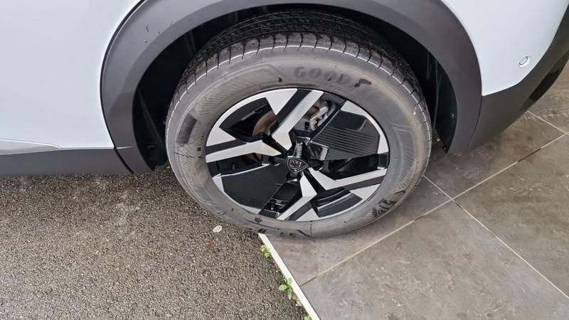 Peugeot 2008 II Hybrid 145 e-Dcs6 Allure