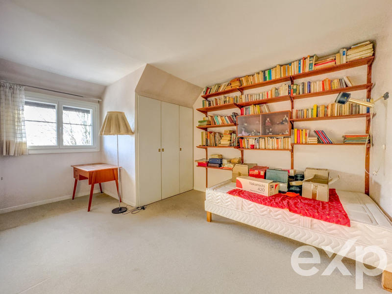 Maison - 235 m² - 9 pièces