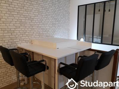 Chambre - 11 m² - 1 pièce