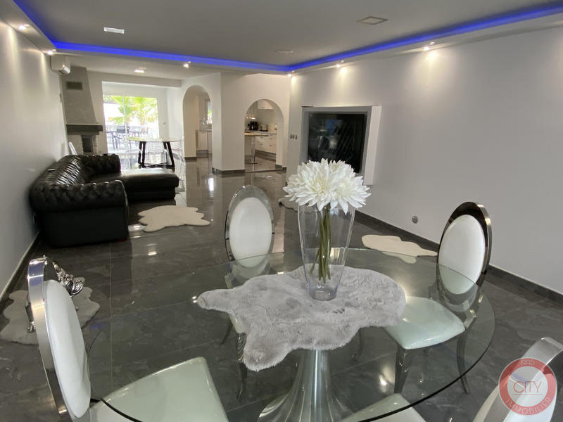 Maison - 160 m² - 5 pièces