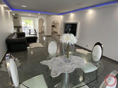 Maison - 160 m² - 5 pièces