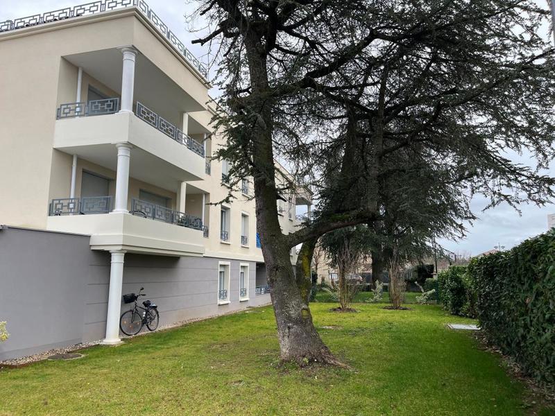 Appartement - 99 m² - 4 pièces