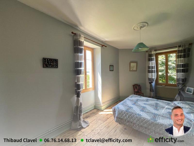 Maison - 208 m² - 6 pièces