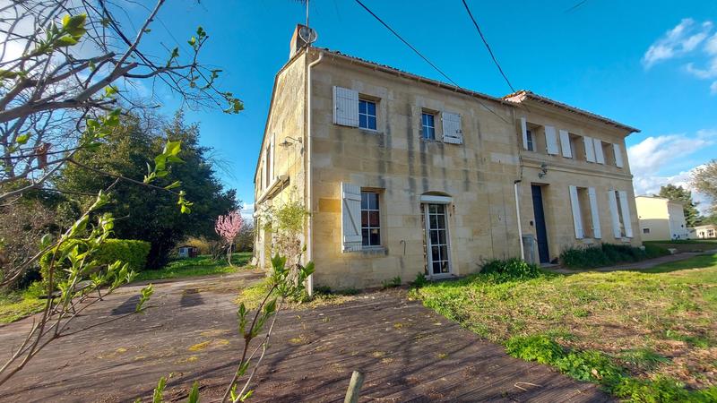 Maison - 201 m² - 6 pièces