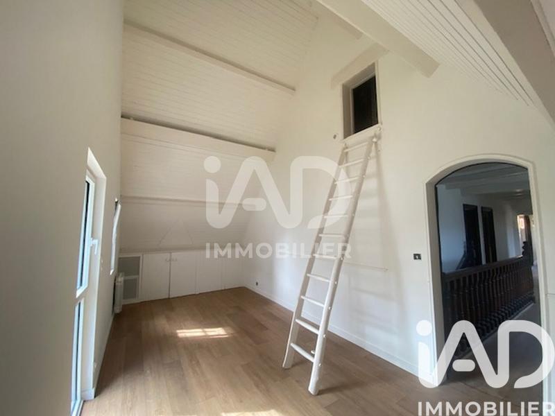 Maison - 224 m² - 7 pièces