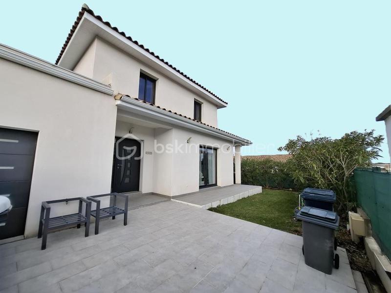 Maison traditionnelle - 156 m² - 6 pièces