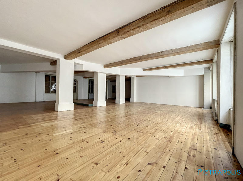 Local commercial - 207 m²