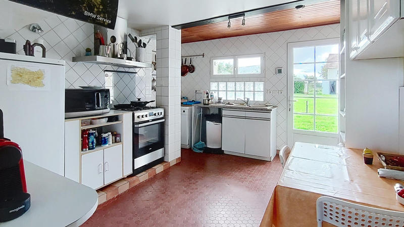 Maison - 242 m² - 7 pièces