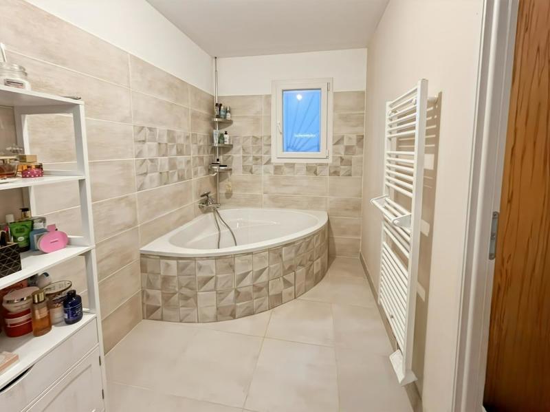 Maison - 186 m² - 7 pièces