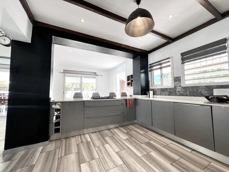 Maison - 180 m² - 6 pièces