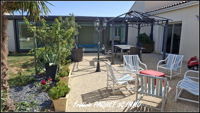 Villa - 204 m² - 8 pièces