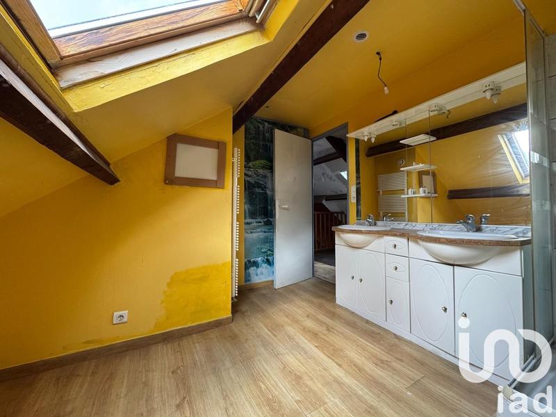 Maison - 90 m² - 6 pièces