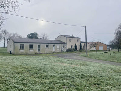 Maison - 280 m² - 10 pièces