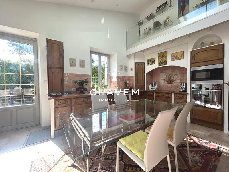 Maison - 208 m² - 7 pièces