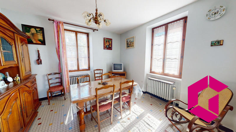 Maison - 131 m² - 8 pièces
