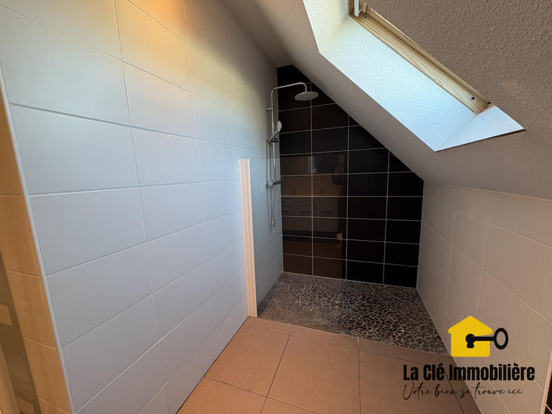 Maison - 92 m² - 5 pièces