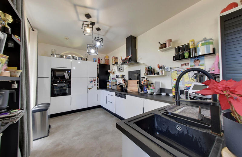 Maison - 172 m² - 6 pièces