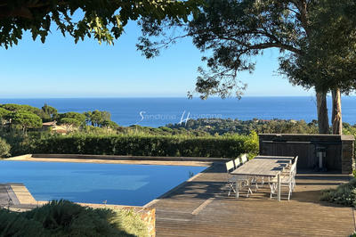 Propriété - 470 m² - 9 pièces