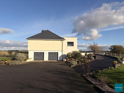 Maison - 105 m² - 5 pièces