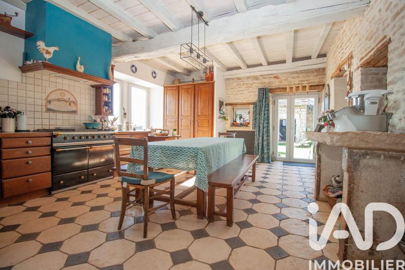 Maison - 280 m² - 8 pièces