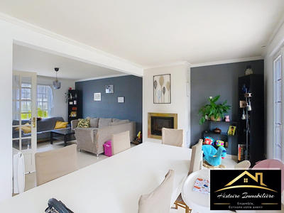 Maison traditionnelle - 125 m² - 8 pièces