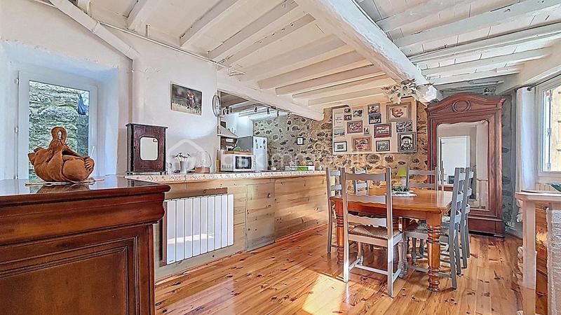 Maison en pierre - 111 m² - 7 pièces