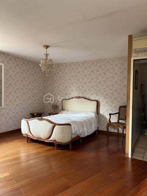 Maison - 196 m² - 6 pièces