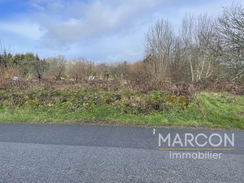 Terrain constructible - 1 868 m²
