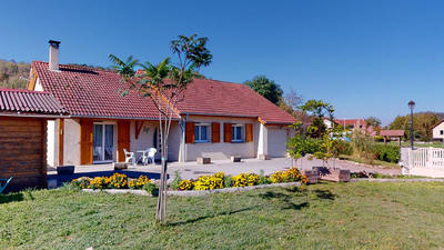 Villa - 100 m² - 5 pièces