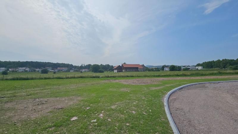 Terrain constructible - 1 445 m²