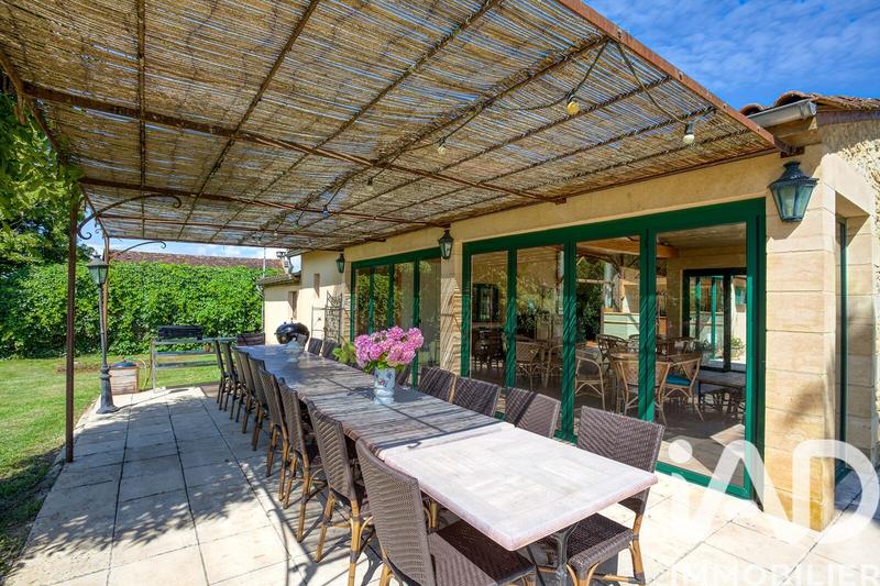 Maison - 345 m² - 10 pièces