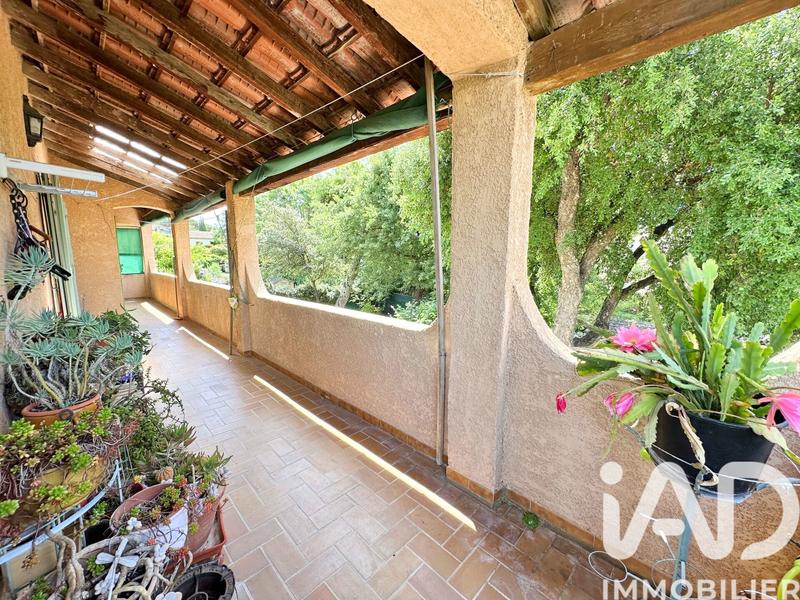 Maison - 230 m² - 9 pièces