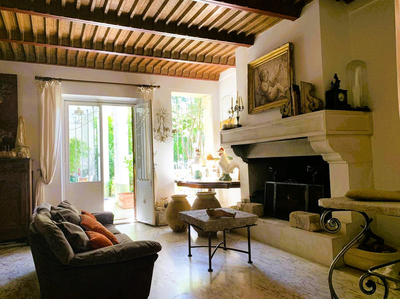 Maison - 320 m² - 12 pièces