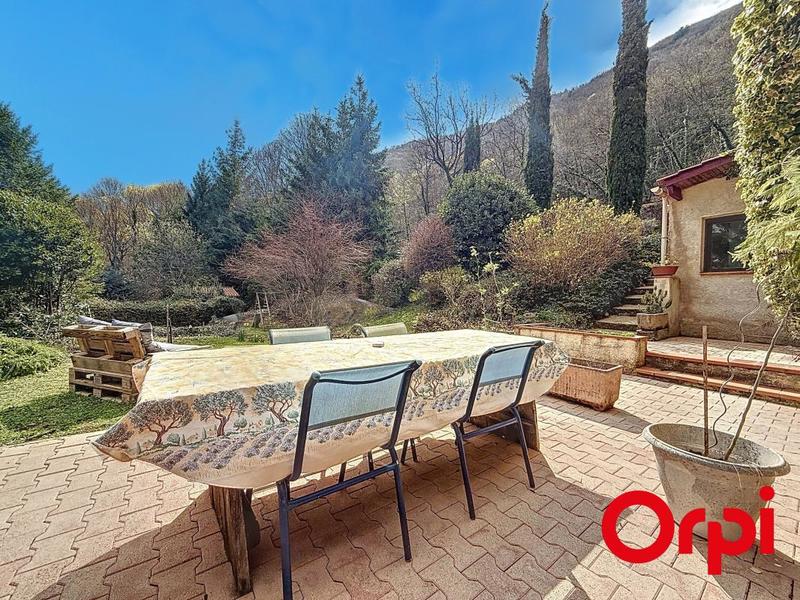 Maison - 198 m² - 8 pièces