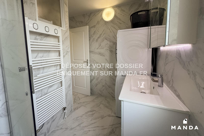 Chambre - 9 m² - 6 pièces