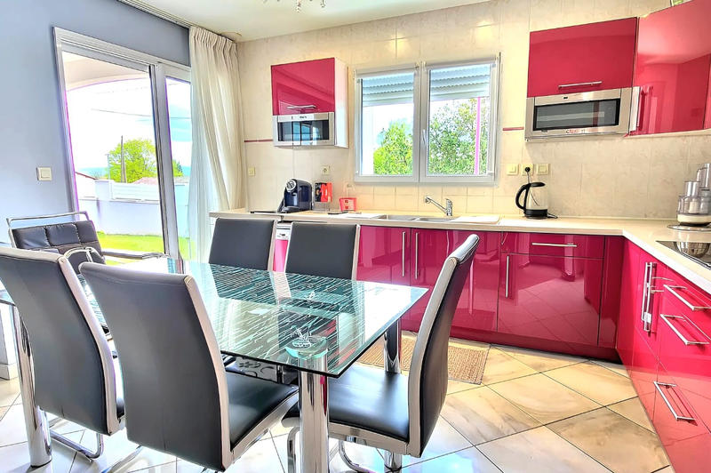 Maison - 140 m² - 6 pièces