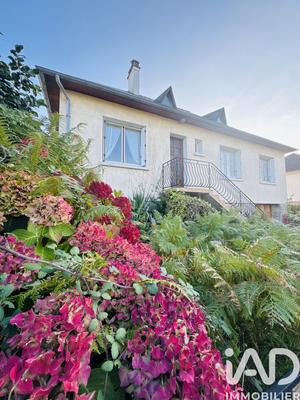 Maison - 90 m² - 5 pièces