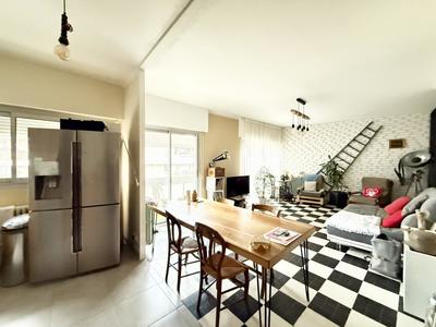 Appartement ancien - 98 m² - 4 pièces