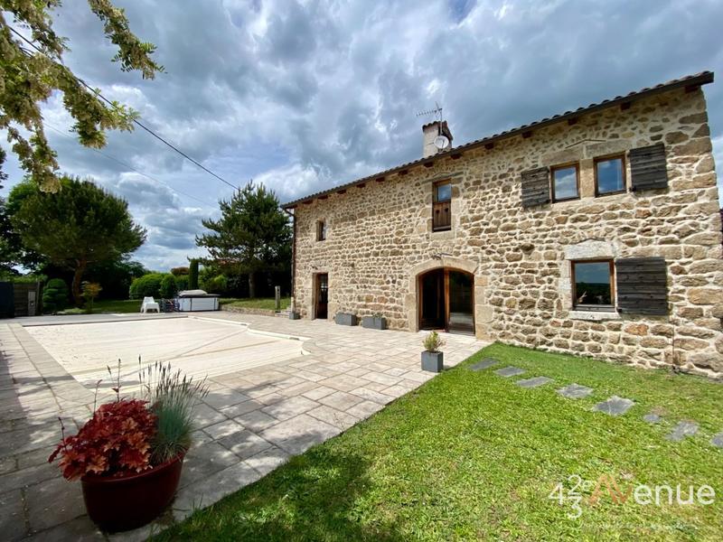 Maison - 460 m² - 15 pièces