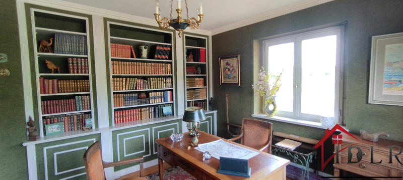 Maison - 277 m² - 10 pièces