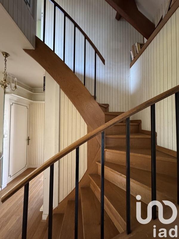 Maison - 195 m² - 7 pièces