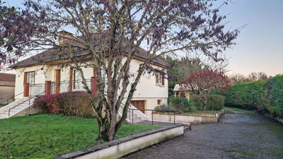 Maison - 99 m² - 4 pièces