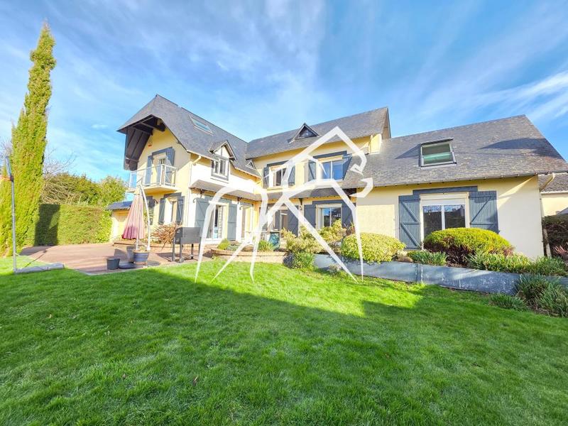 Maison ancienne - 215 m² - 7 pièces