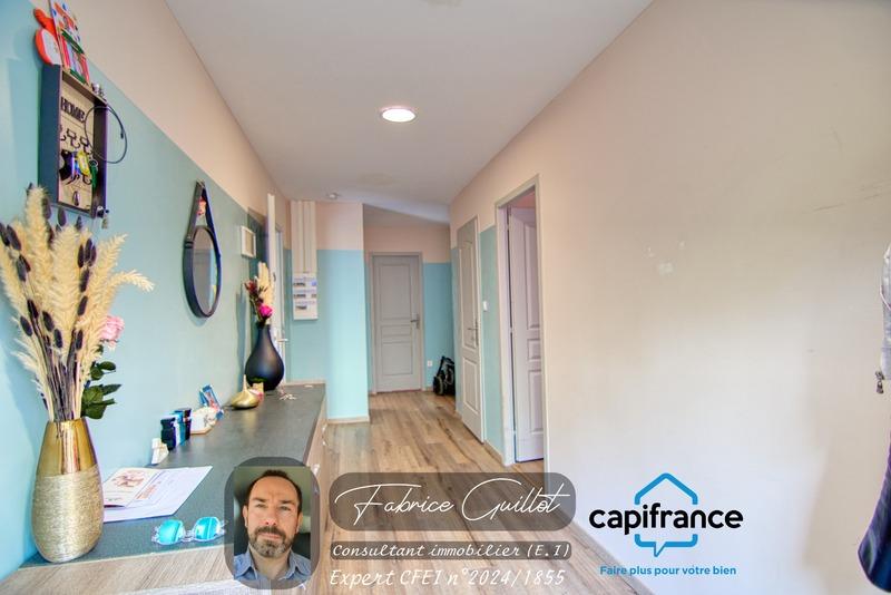 Maison - 241 m² - 7 pièces