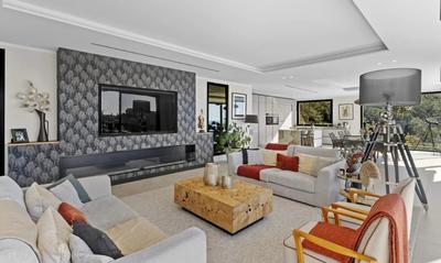 Maison - 435 m² - 8 pièces