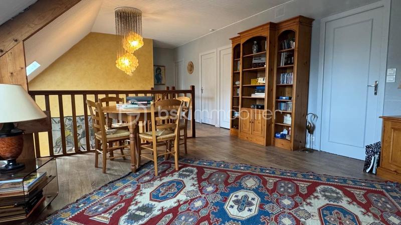 Maison traditionnelle - 132 m² - 7 pièces